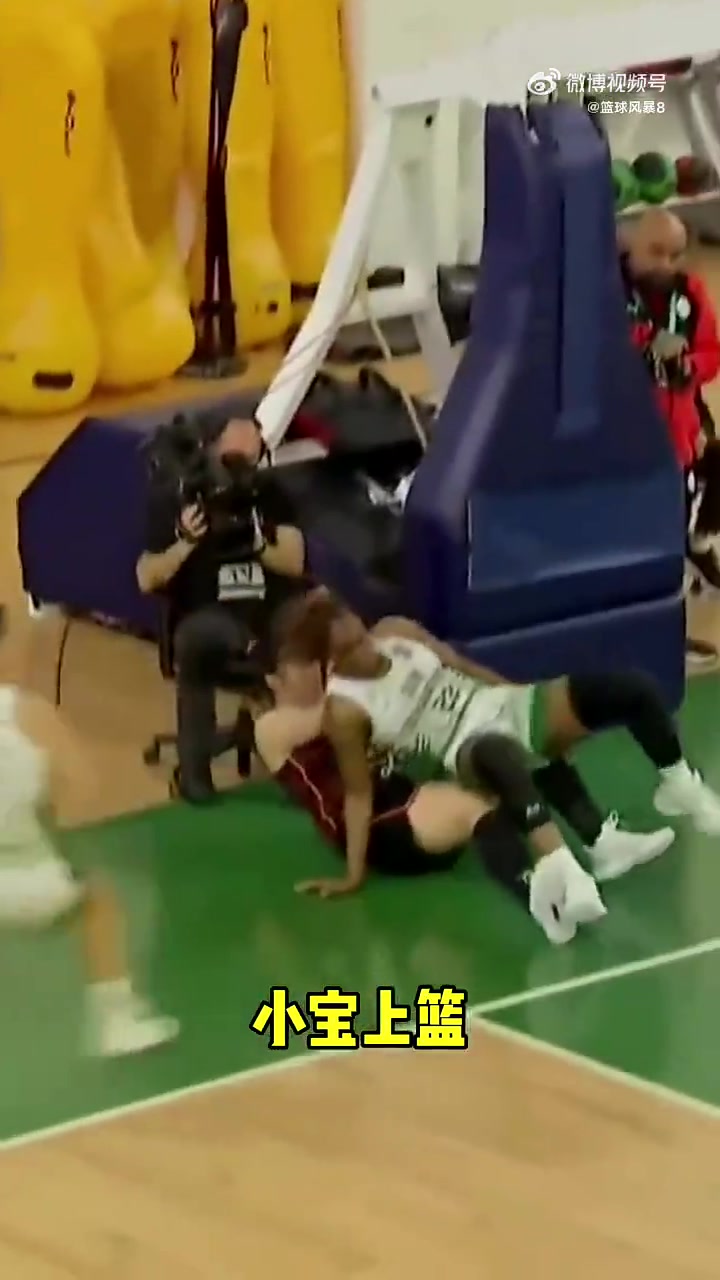 FIFA电竞明星选手受伤退赛，引发热议