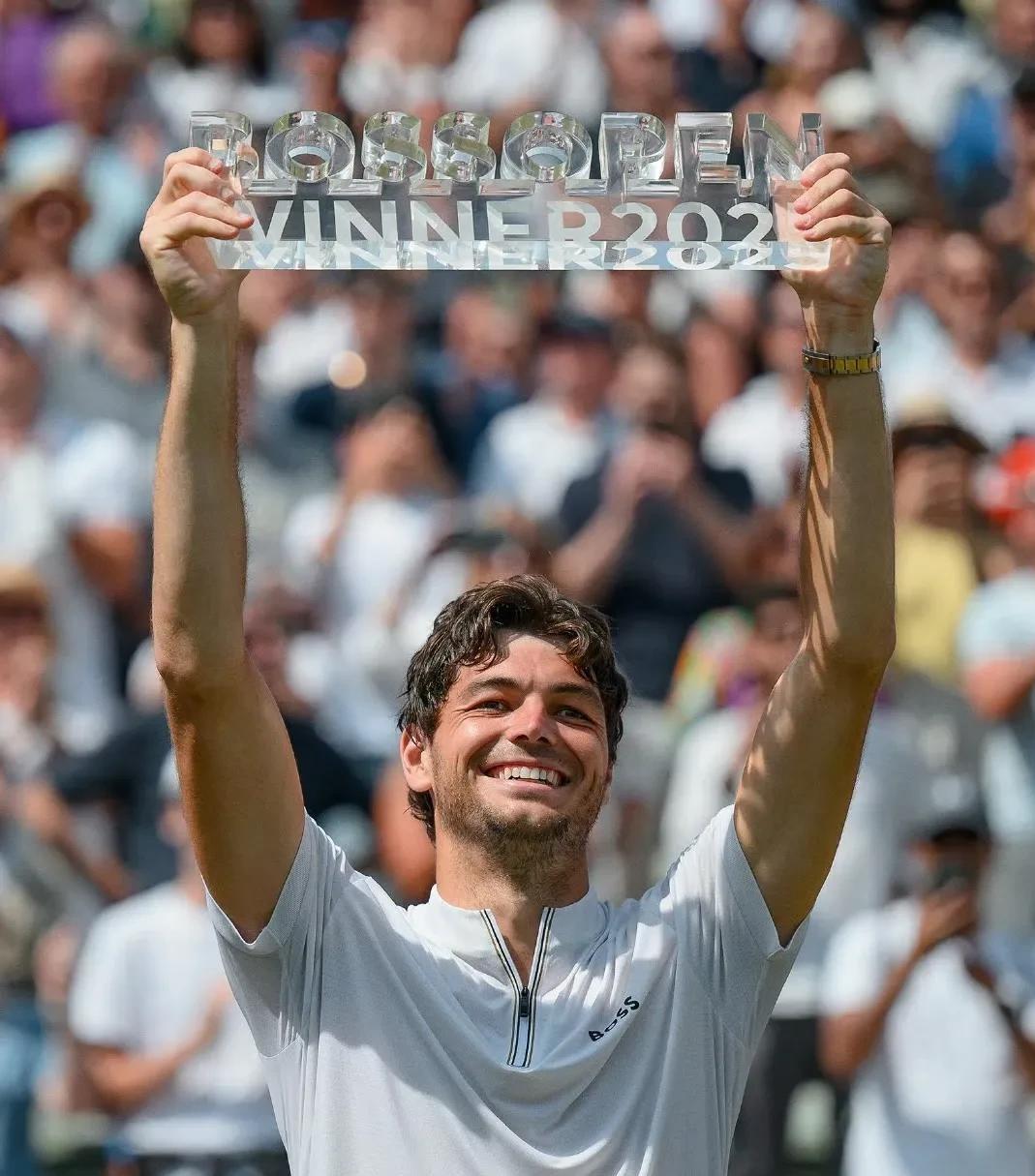 网球总决赛即将打响，冠军归属成谜