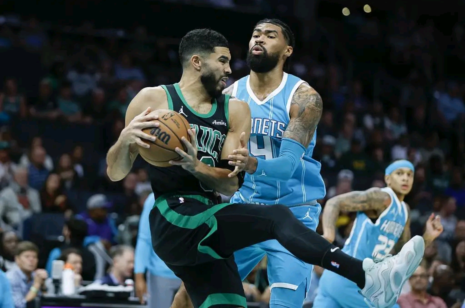 橄榄球官方公布最新积分榜，悬念再起