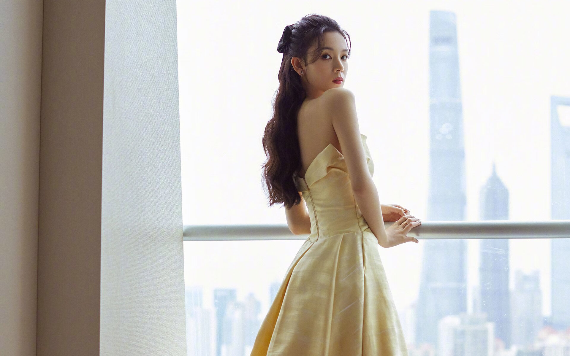 双线时空的极致交会,当F1引擎咆哮撞上库里终场绝杀